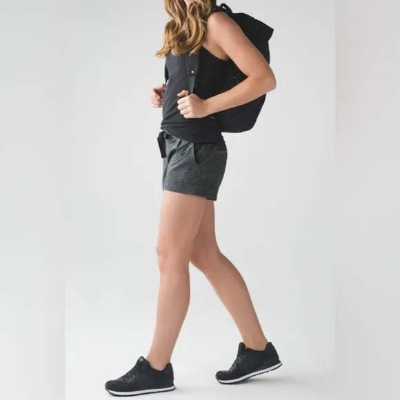 22. Lululemon Spring Break Away Short II- Heathered Texture Printed Grey/ Size 4