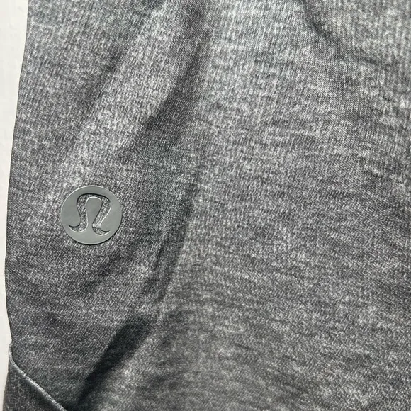 22. Lululemon Spring Break Away Short II- Heathered Texture Printed Grey/ Size 4