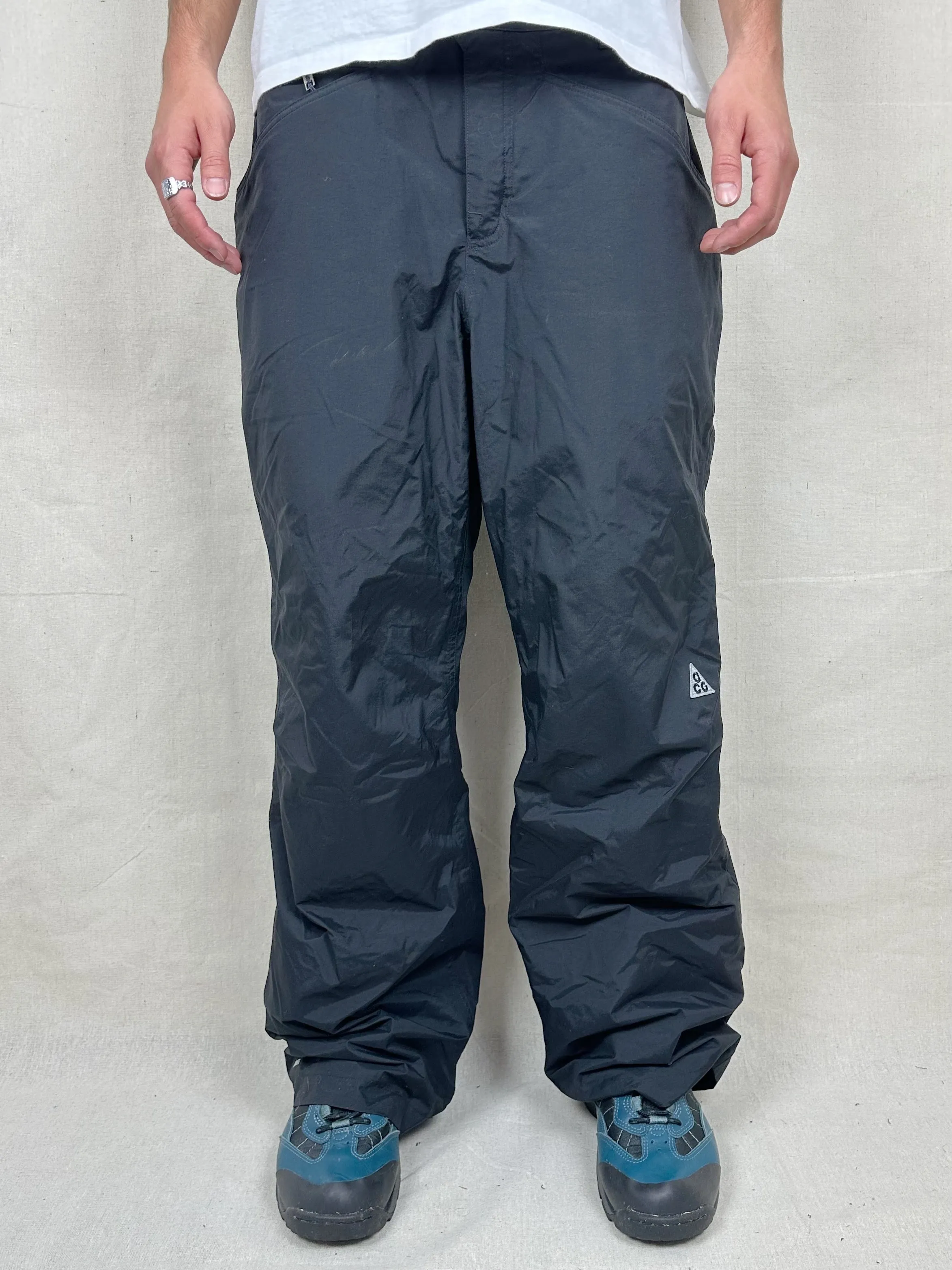 Nike ACG Embroidered Track Pants Size 34/36x32