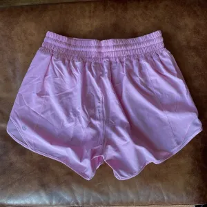 NWT Lululemon x Peloton Hotty Hot High-Rise Lined Short 4&quot; Sz 6 VitaPink