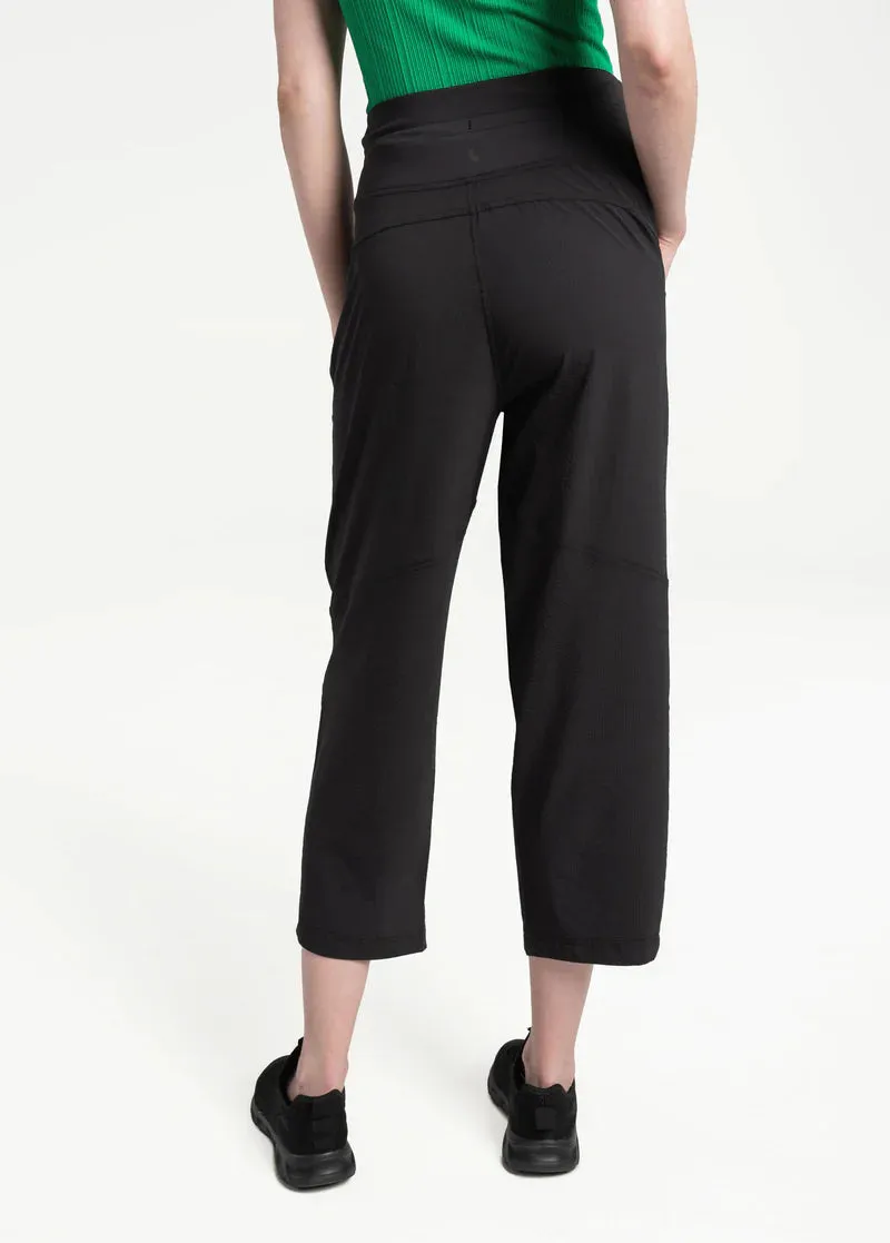 Women's Momentum Crops